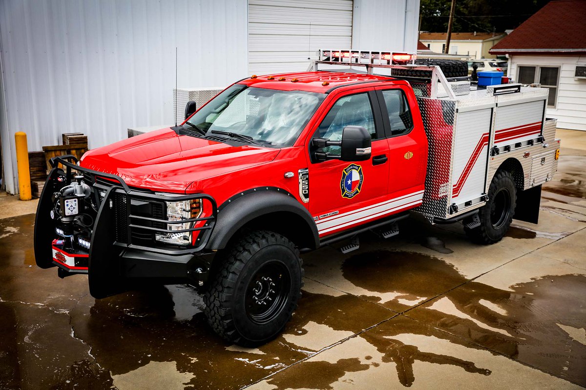 WeisFireSafety's tweet photo. Our Apparatus Shop is doing a quality control check on this brand new Weis Quick Attack for the Cedar Park Fire Department in Texas. To see more of our recent deliveries, visit our website: https://t.co/pkz9ow0om3
#weisfiresafety #weisquickattack #quickattack #fireapparatus https://t.co/oa1cV83HrJ