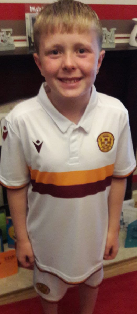 WilliamBryce82's tweet photo. Happy 9th Birthday to our lovely boy Cameron! He's over the moon with his new Motherwell strip with Super @tait0289 proudly on his back! A tweet from the main man would make his day😉

Love from Mum and Dad♥️🧡

@AmandaA69585776 https://t.co/JLCKoug3Nk