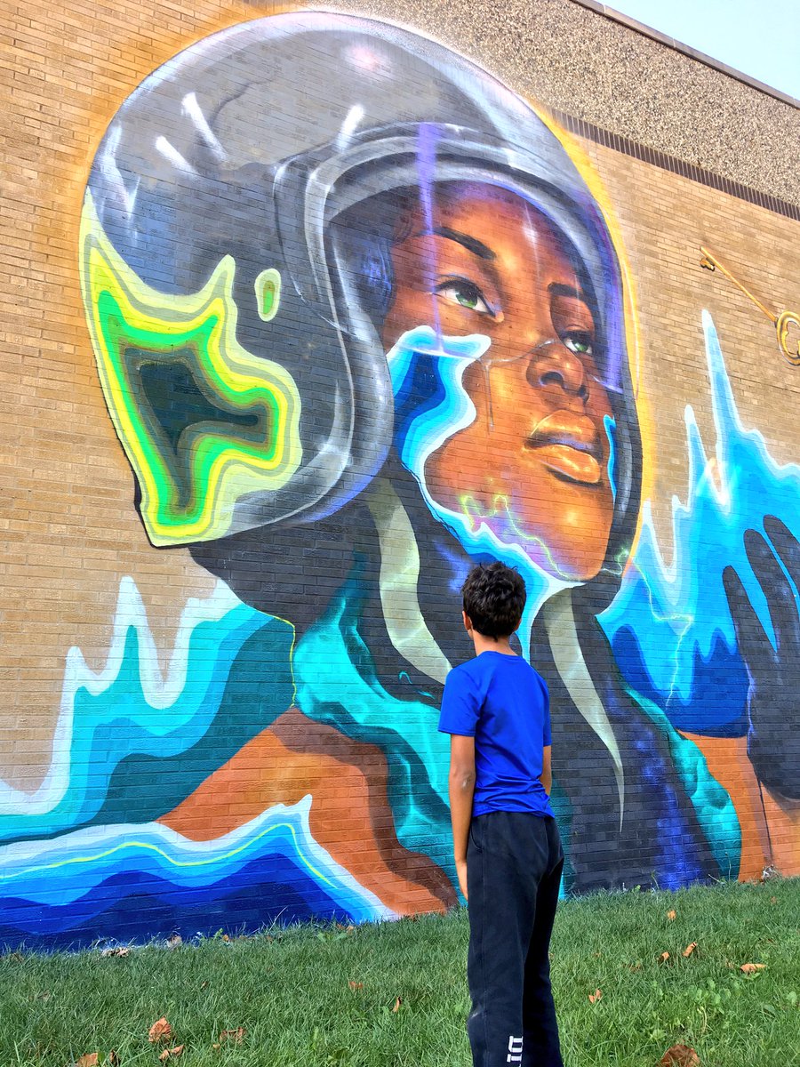 SubanNurCooley's tweet photo. “Mom, stop! Another one!” #belowthestacks magic. Inspiring the next generation of artists and activists. 💖 so proud to play a small part as an @AOTAHipHop board member. #build517 https://t.co/IjjPafdW2B