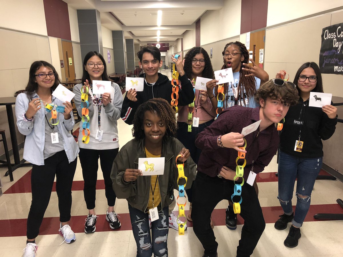 MsSC_LHS's tweet photo. #LHSChildDevelopment made DNA Dogs on Friday! They learned about inherited traits and then played the gene lottery to determine things like body shape, ear type, and hair texture π https://t.co/x0NMypPh2j