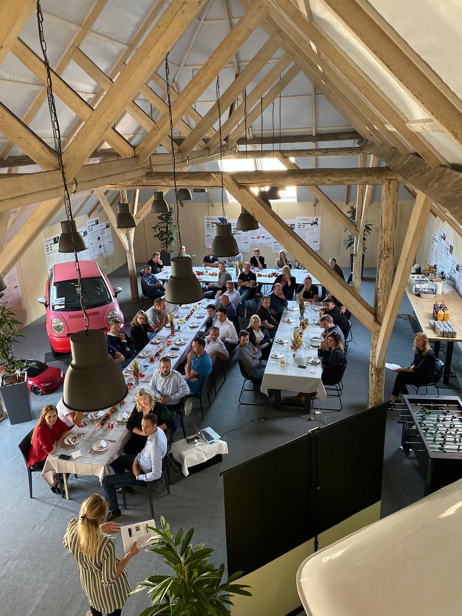 Helemaal enthousiast na onze kwartaalmeeting-nieuwe-stijl, samen met de nieuwe collega’s van Maxima Lease!