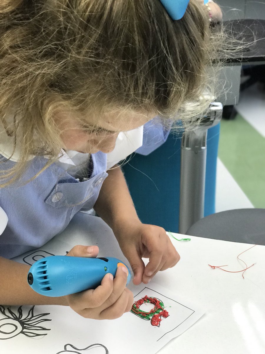 KClevering's tweet photo. Grade 1 is Alphadoodling with @3Doodler @OakKnollSHC #ideasoks #makered #estech https://t.co/4ZaNNtTcaB