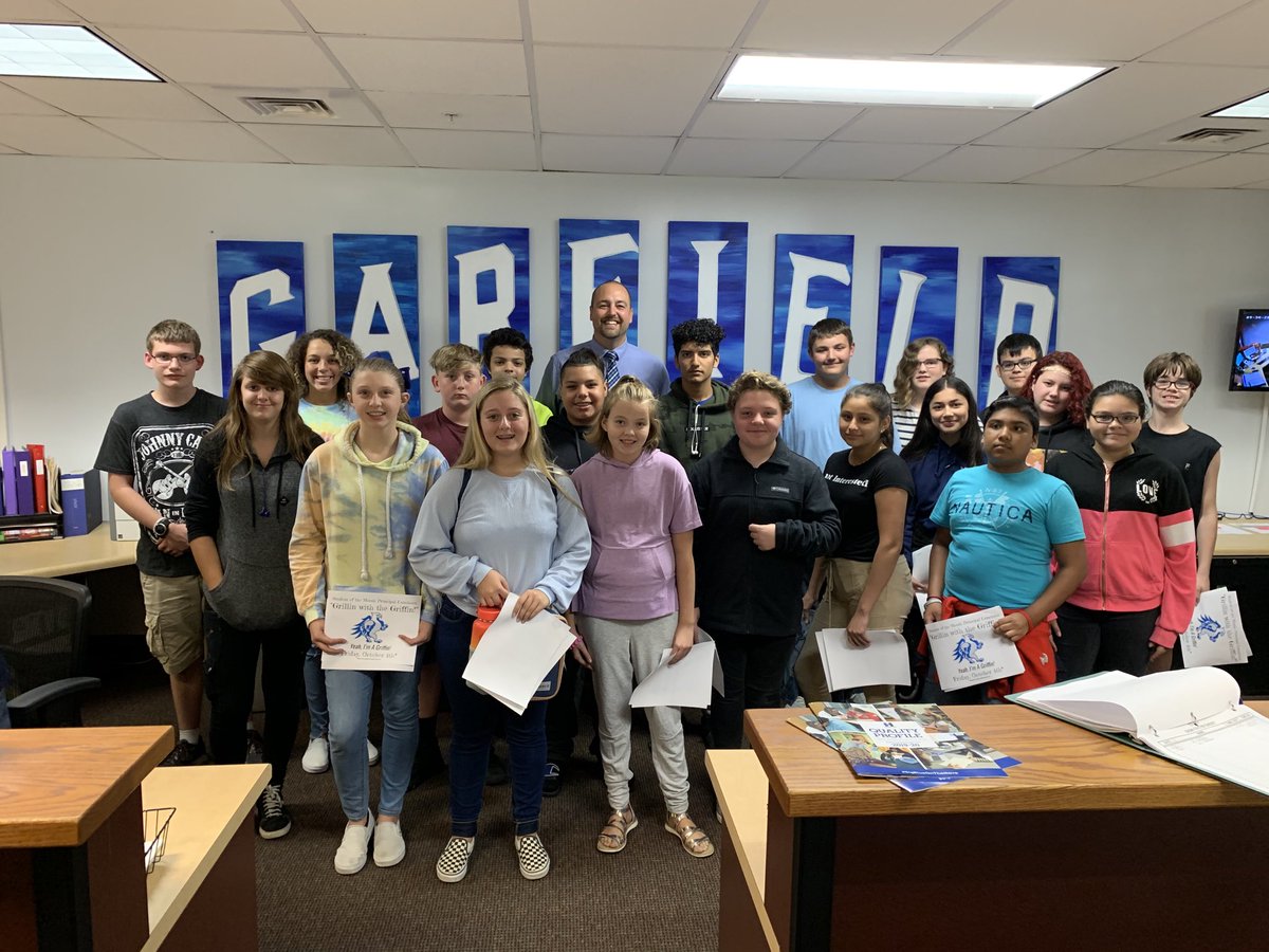 matt_schermer's tweet photo. August and September Students of the Month!!!  #YeahImAGriffin #BigBlueOnTheMove https://t.co/2DGuBuvjMg