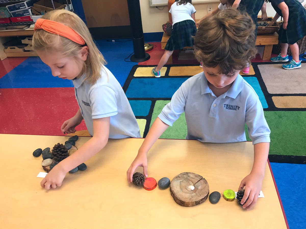 Kindergarten is learning about symmetry! Students are using natural materials to make a design inspired by rangoli from India. 🇮🇳 #TrinityLearns