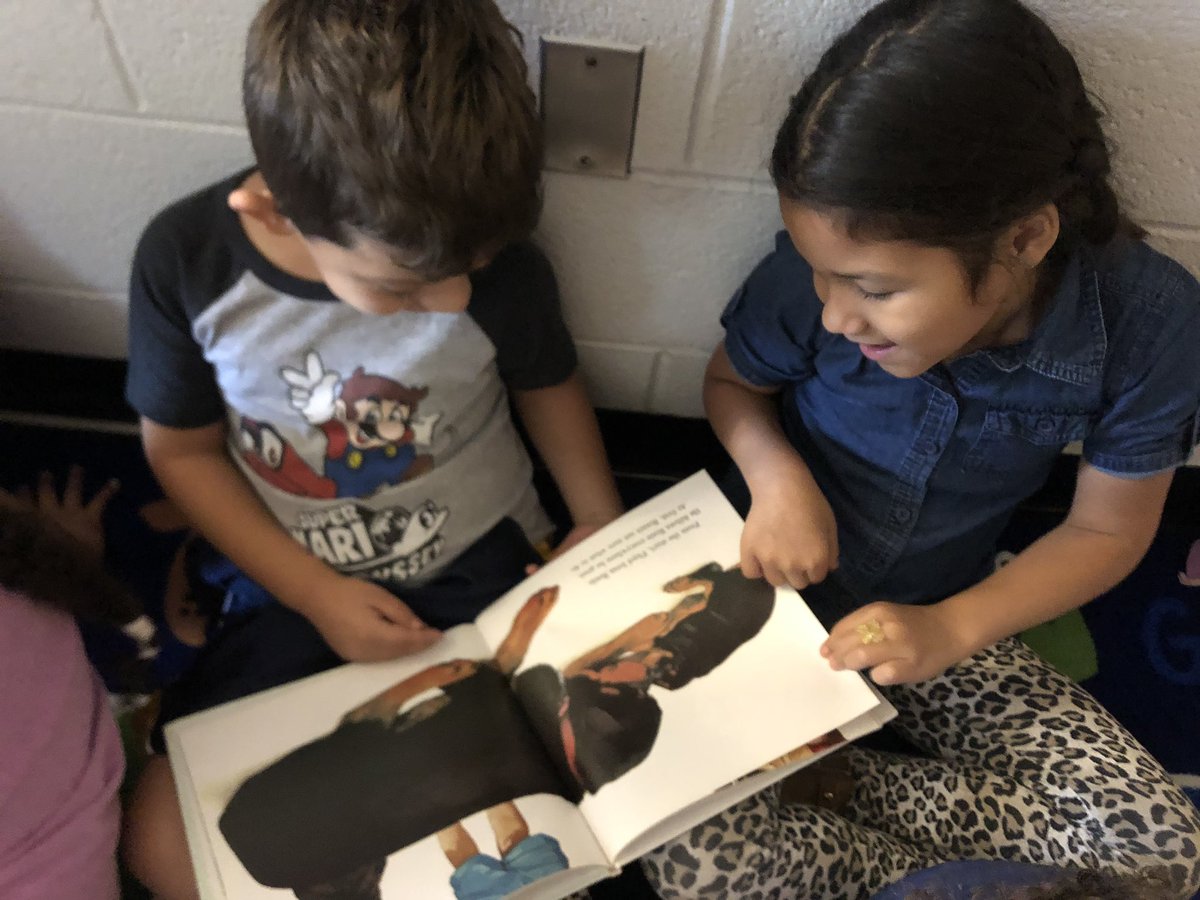 GraceKChoi's tweet photo. Our first graders love reading the pictures in books, so we wondered what writers do that make their pictures so easy to read. A little inquiry into this gave us some great ideas for our own stories in Writing Workshop! @Herndon_ES @Tingler05 #FCPSLitCollab https://t.co/WM2hUMnQGY