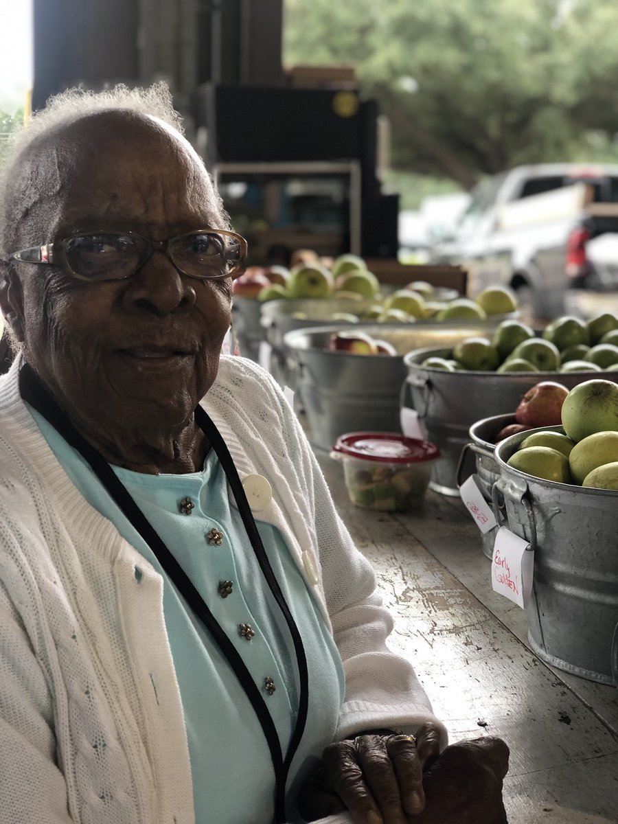 LifeTorie's tweet photo. Fall is here! This was one of our September outings. We went to the Raleigh Farmers Market! https://t.co/0DsleZTS5u