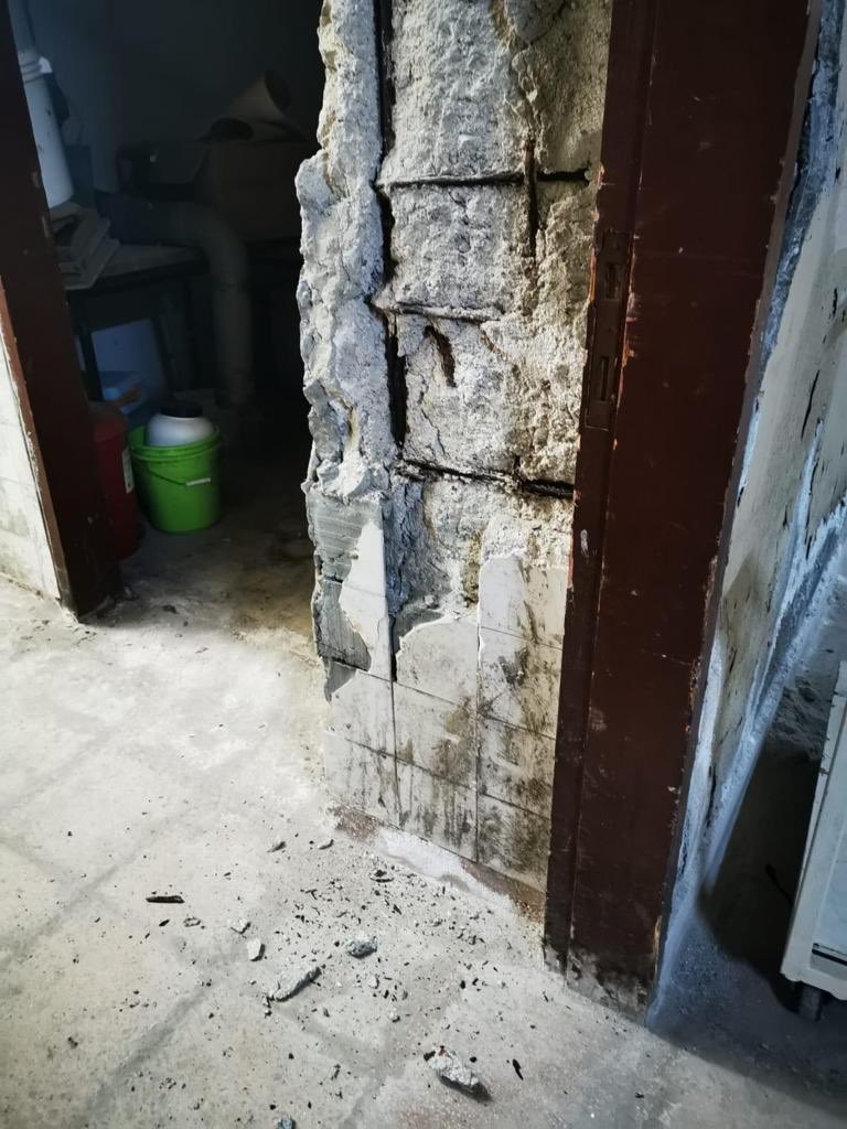 İstanbul Üniversitesi Cerrahpaşa’nın meydana gelen depremden sonra hala öğrencilerin kullanımında olan binalarından fotoğraflar. #cerrahpaşaçöküyor