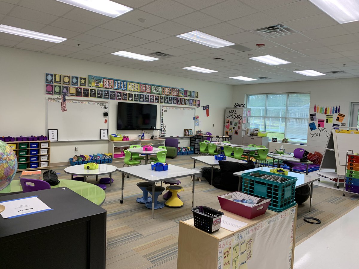 Only thing missing now are my little Piper smiles and 18 ready to learn brains and bodies!  💜✏️ 🧠 Wooo-who!! Let’s go! #trackoutwasperfect #newroom #sameenviornment #funlovingandhappy 💜 <a href="/es_parkside/">THEParksideES</a>