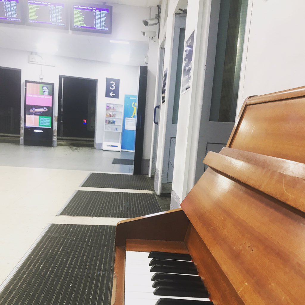 Accidentally got off the right train thinking I was on the wrong train but it’s okay because someone kindly put a piano here to help me pass half an hour. Maybe I’ll start playing around with ideas for the next #SomebodysStory songs... #nextstopnewsong #londonpianos #songwriting