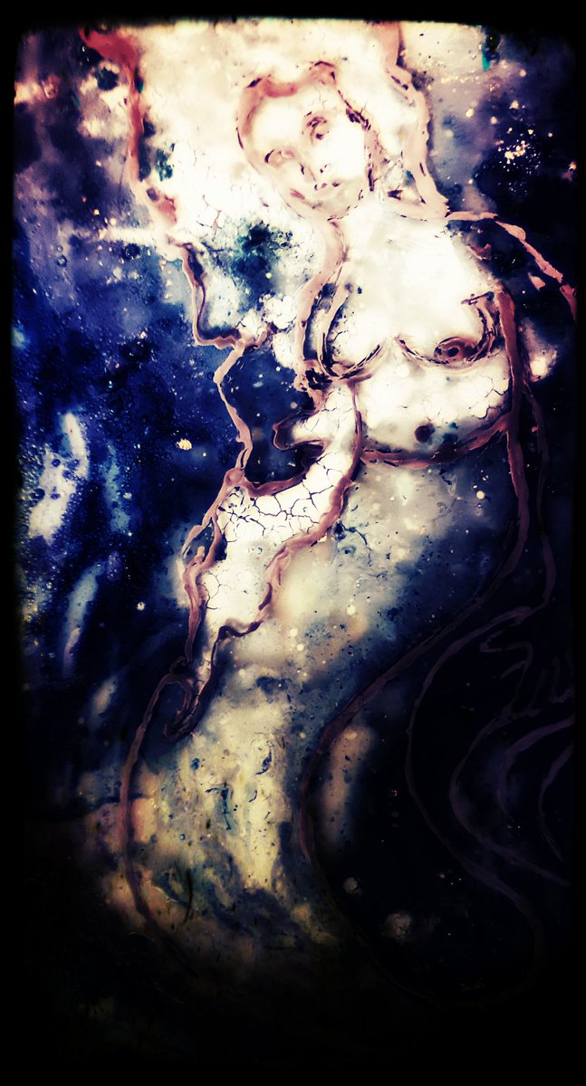 meaker_alison's tweet image. In the kiln tonight #mermaid #artglass #RecycleWeek2019