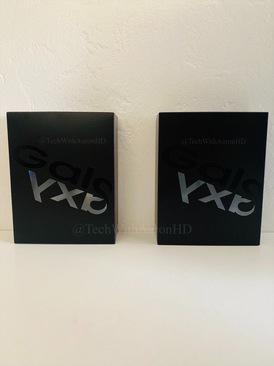 TechWithAaronHD's tweet image. Ok I’m super excited, I just received both of my #GalaxyFold units, about to put these babies to the test, make sure to leave any questions you have about the device and I’ll answer them in the full review video!! 👍💯