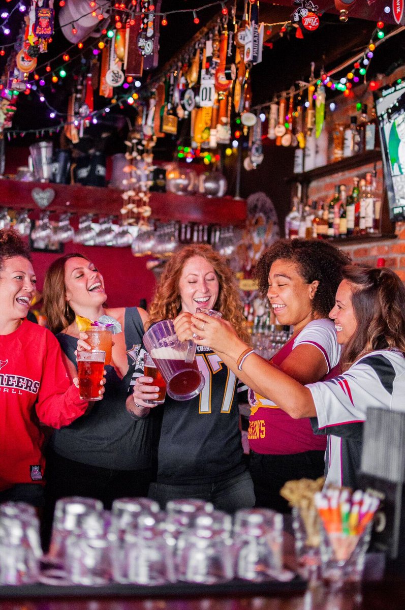 highdivesd's tweet photo. Don't worry, beer hoppy 🍻 End the long work day with Happy Hour with your favorite bar staff! https://t.co/thYlAE9emX