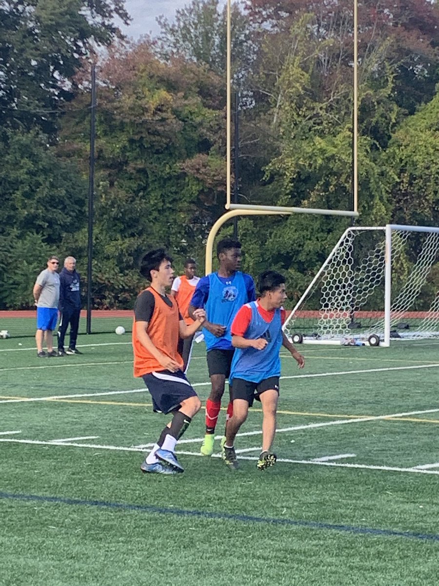 ELL_bhs's tweet photo. Thank you to @bhsboyssoccer for introducing @bps_ele_program #students to the varsity soccer program! #bpschat #ELL_bhs https://t.co/CFfakWyqH1