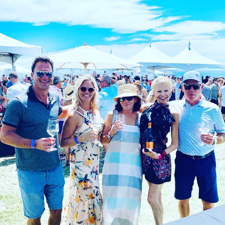 annemcdaniels's tweet photo. Thanks! #host #presenter #personality #media #publicrelations #publicity #communications #modelhost #winefestival #pacificocean #CountryClub #talentmanagement #california #palosverdes #outdoorfestival #girl #woman #talentmanagers #cameras #photographers #interviewer #summerfall https://t.co/RpNKY6pwjp