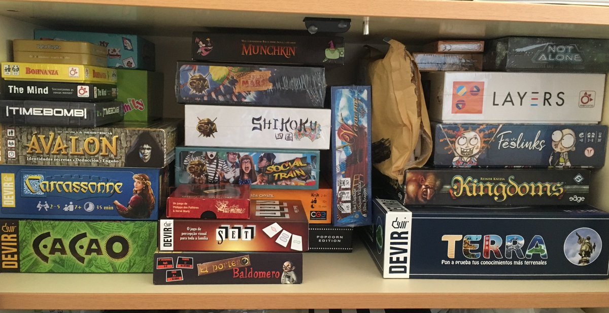 XiriXimo's tweet photo. (Abro hilo) Este año hemos tenido la oportunidad de introducir los juegos de mesa en el aula. Para todo el curso. Vamos a estudiar diferentes aspectos y vamos a crear los nuestros propios. Para ello, el primer paso, imprescindible, es aprender de los maestros, de los creadores.. https://t.co/2OTPNRYl42