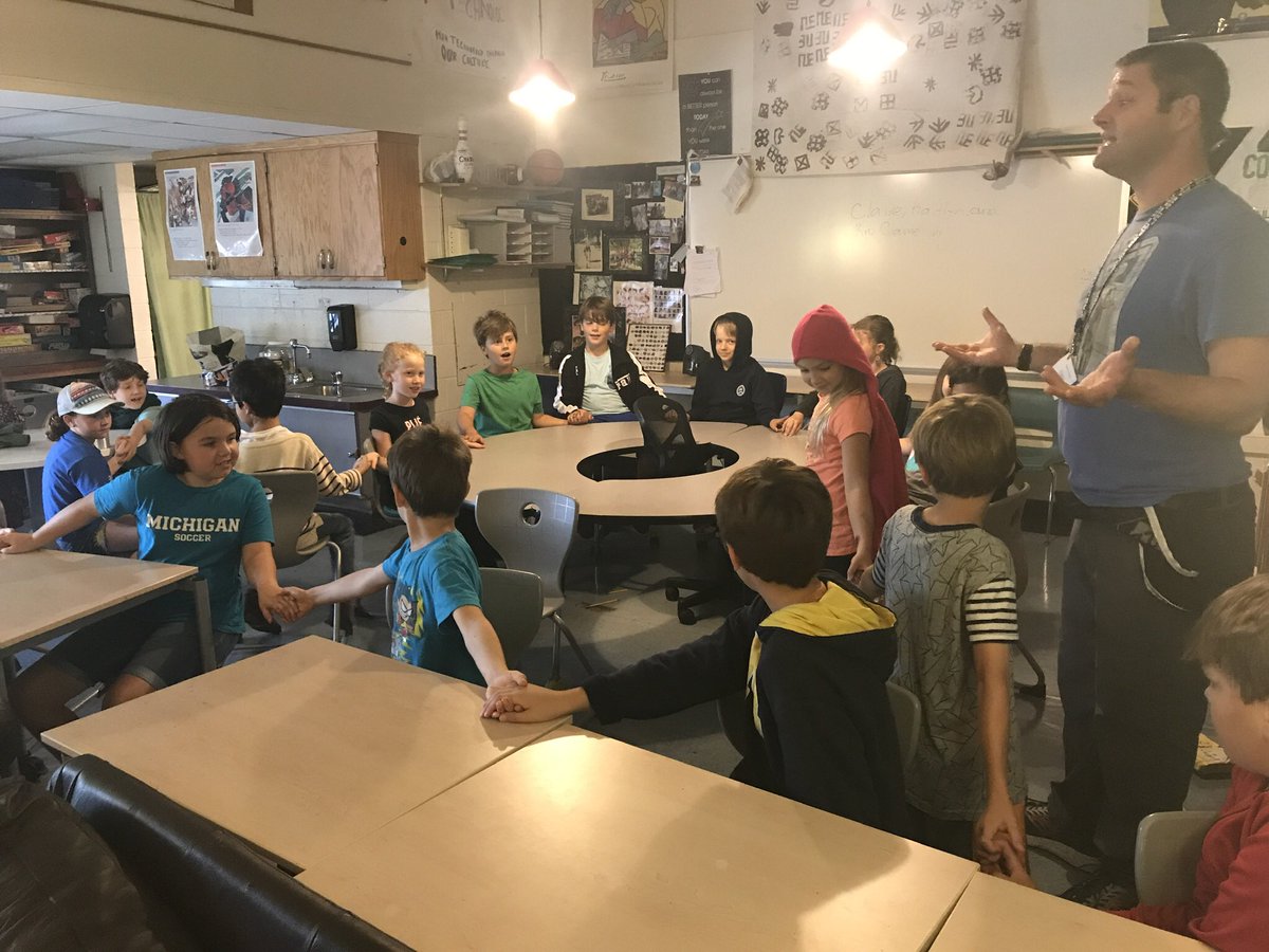 ChadDDowns's tweet photo. Mindfulness in the classroom! #Connected #A2Open #Progressiveeducation https://t.co/loABE8kyD2
