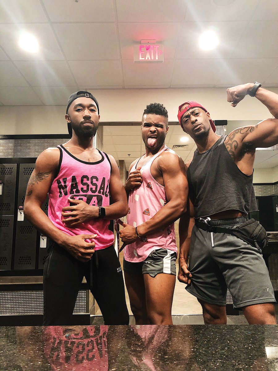 dontyoublair's tweet photo. #Gym with my favs Drew and @DenerickLindsey for #buckbody https://t.co/mSswXx80gY
