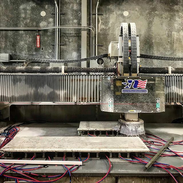 StoneFabFriend's tweet image. Busy day at the shop.  What are you fabricating today?  #fabricatorsfriend
.
.
.
.
.
.
.
.
.
#dekton #slab #stoneshop #graniteshop #graniteinstallation #granitecountertops #quartzcountertops #fabricate #fabrication #fabricator #stonefabrication #fablab ift.tt/2o1h7Hi