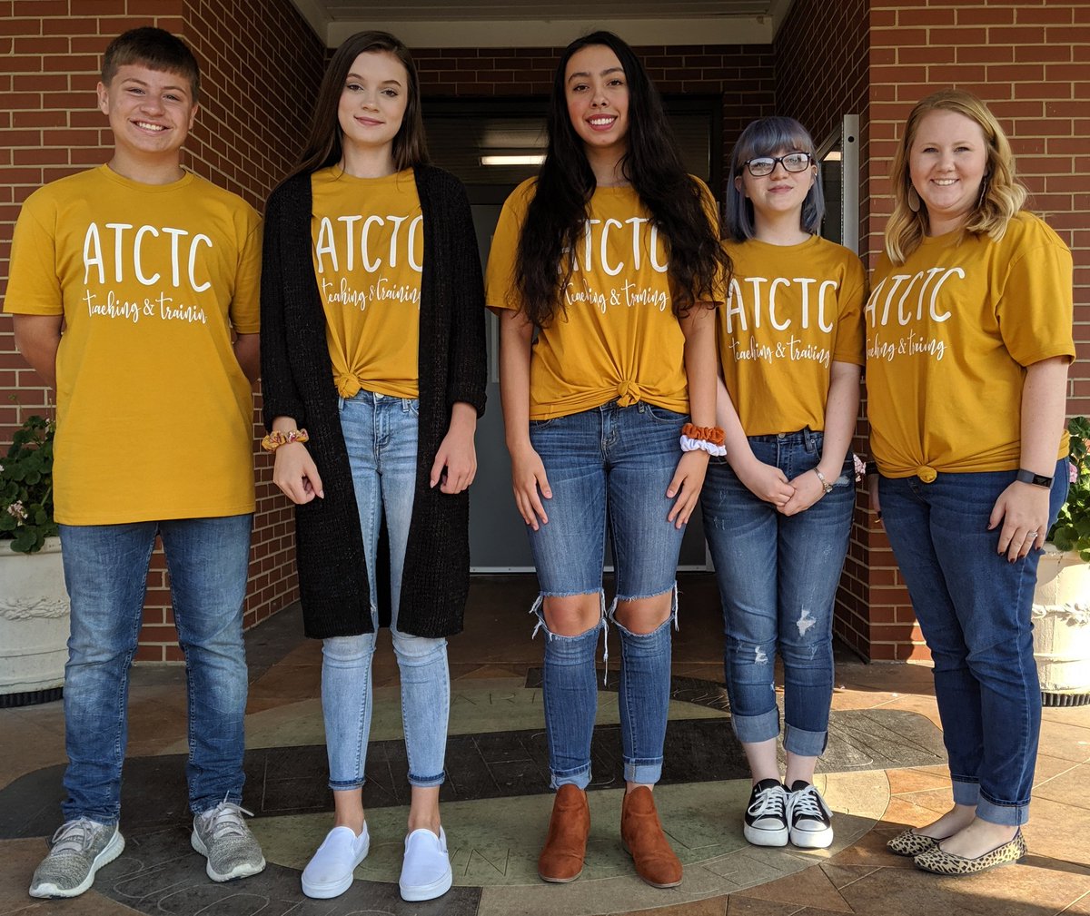 ATteach_train's tweet photo. Loving our new shirts for field experience! Teaching II Ss have been in field experience for a few weeks. Education &amp; Training Ss begin Friday! #futureteachers https://t.co/XZ45cU9pkS