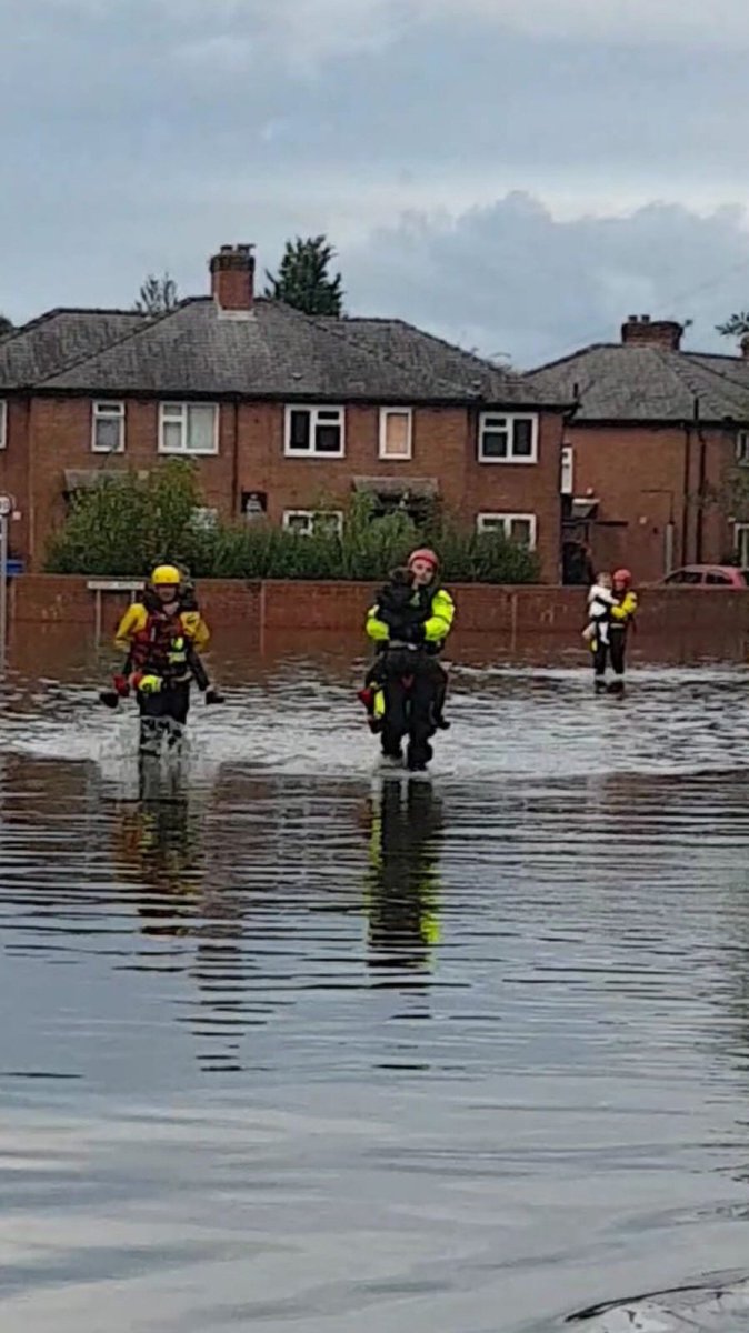 Yesterday Red Watch assisted crews from Warrington in helping civilians who had been affected by flooding in the Warrington area. Crews assisted occupants from their homes to safer ground.

<a href="/CheshireFire/">Cheshire Fire and Rescue Service</a> @WarringtonFS
