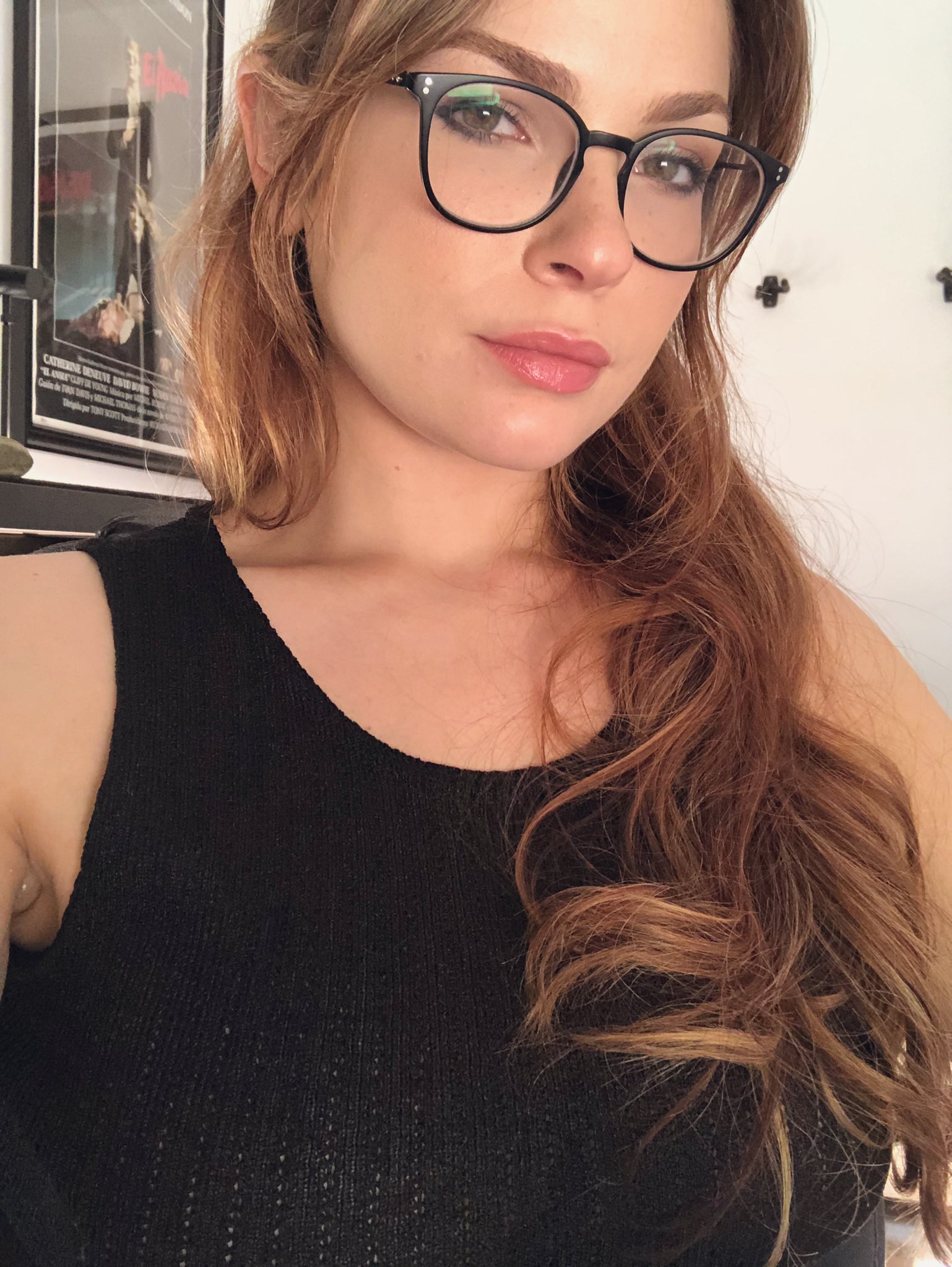 I’m pretty sick of looking at my face. Here, get sick of it too. https://t.co/i8kiTtfEN8