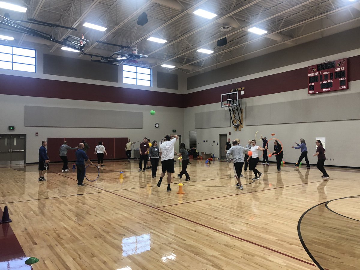 PerkettPE's tweet photo. Fantastic @OPENPhysEd PD today in Minot, ND with @debvanklei! She ROCKED the day and truly believes in #teachershelpingteachers! #PhysEd #ndpechat @USGames @BSNSPORTS @BSNPhysEd https://t.co/EfG0Qe0KW2