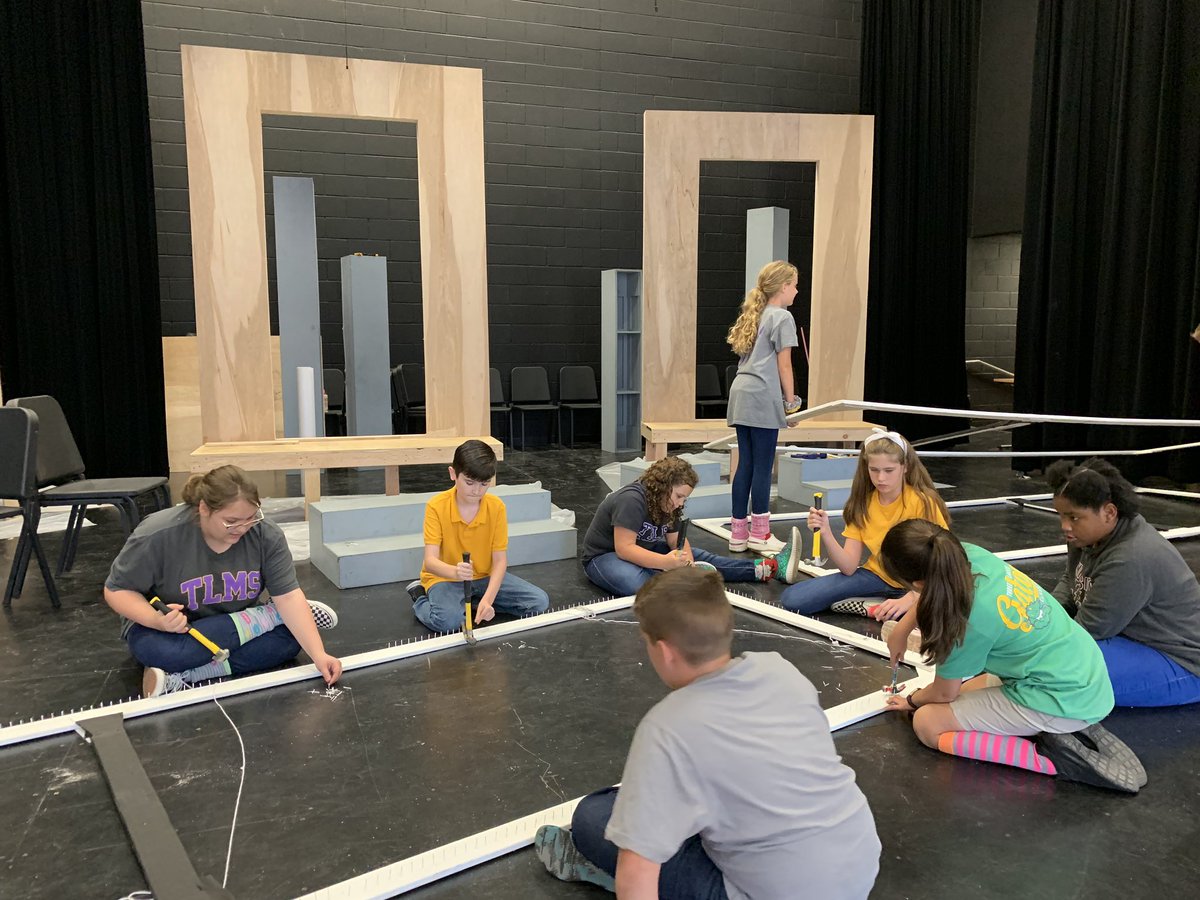 TLMSTheatreCo's tweet photo. Hands on set construction for “The Monsters Are Due On Maple Street “. Come out and support the Theatre Co. Friday night@ 7pm! @TLMSTheatreCo @ThreeLakesTISD @APCNewt @PrincipalBlake https://t.co/vDl4QfuaTu