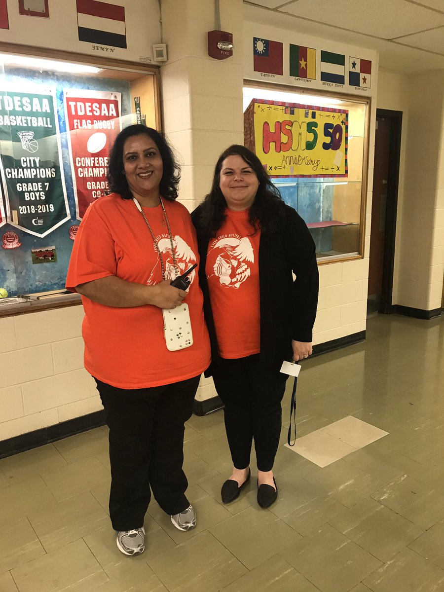 NikkiSilvera_'s tweet photo. Humber Summit sends the message “Every Child Matters” #OrangeShirtDay #HumberSummitproud @MrDPFernandes @vineeta_kaura @LC2_TDSB @trusteemammo @Omar32331923 @SteveSalfarlie https://t.co/rB6WjkfhJj