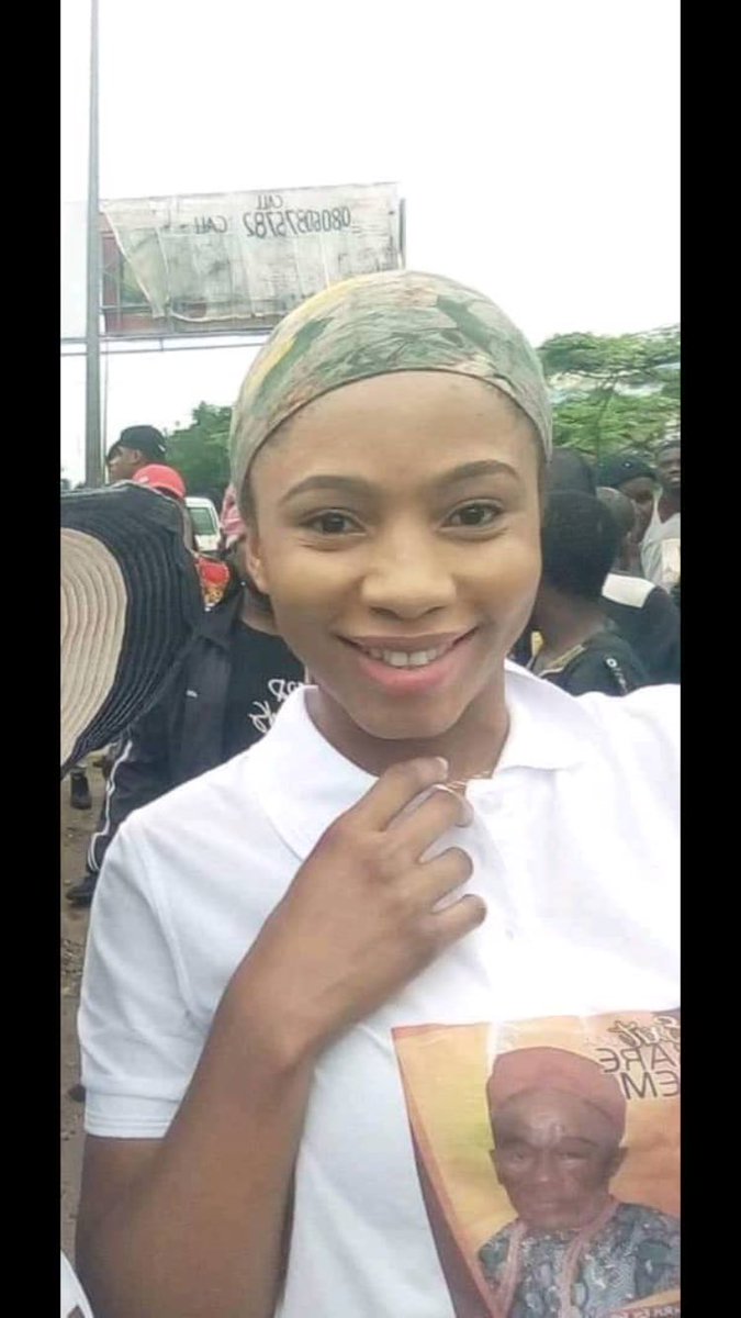 Ceecloyallawye1's tweet image. Please make my beautiful, charming,caring,loving and selfless daughter Win Bbn season 4 Pepperdem 2019 as it comes to an end this Sunday.Mercy deserve to Win. Please continue Texting:VOTE Mercy to 32052 . Thank you 🙏 #BBNaija #TeamMercy #MercyForTheMoney
