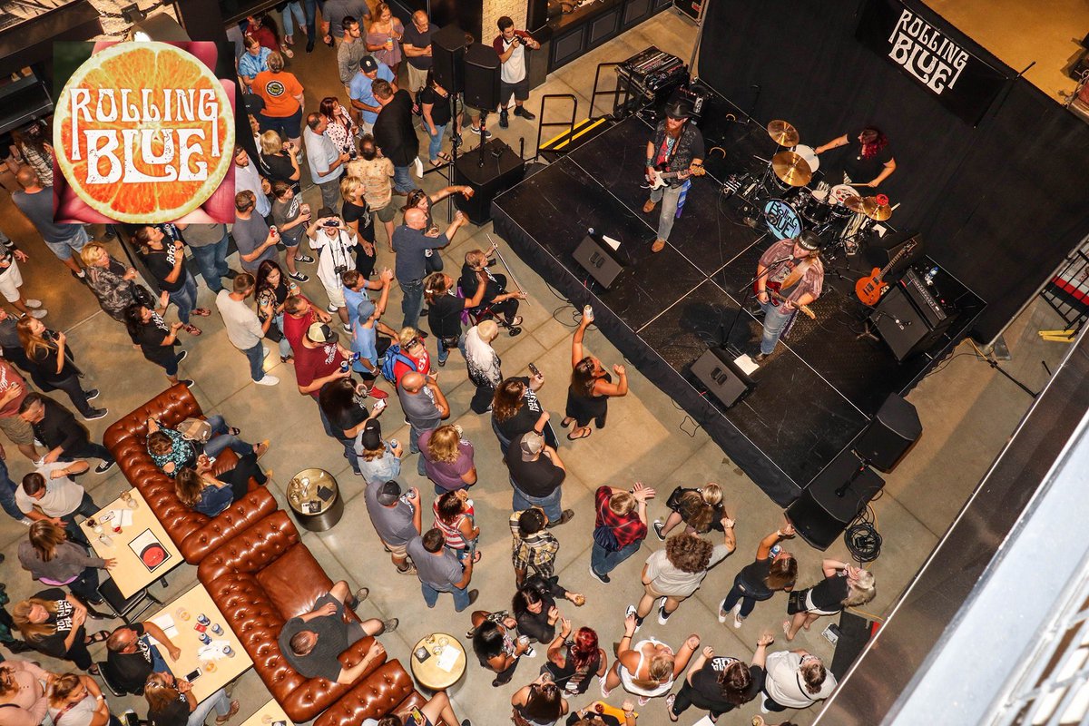 TheMixingBoard_'s tweet photo. THIS FRIDAY🔥

Are you ready for fall and our @theblackkeys pre-party with @RollingBluee?

🍁UPDATE🍁
Featuring the ultimate fall pre-game beverages!
Southern Tier Cold Press Pumpking🍺
@BlakesHardCider Apple Lantern Pumpkin Hard Cider🍺
@Griffinclaw Screaming Pumpkin🍺 https://t.co/zu0HkZpcFk