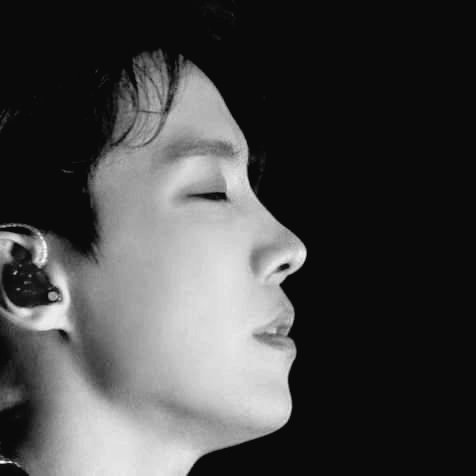 lizbethjacque20's tweet photo. #ARMYSelcaDay
GodSeok 💚 https://t.co/JMosxyRs4X