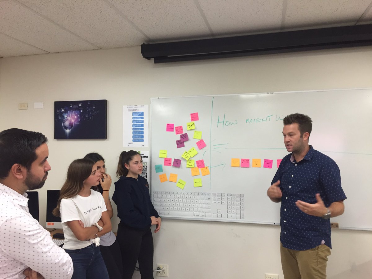 Alce_Gora's tweet photo. Creating βHow might weβ statements for the #ASFMYesLab. @Hamm_Ed @jorgecolungaa #ASFMIS #GreatHeights #DesignThinking https://t.co/q1iGPRjisw