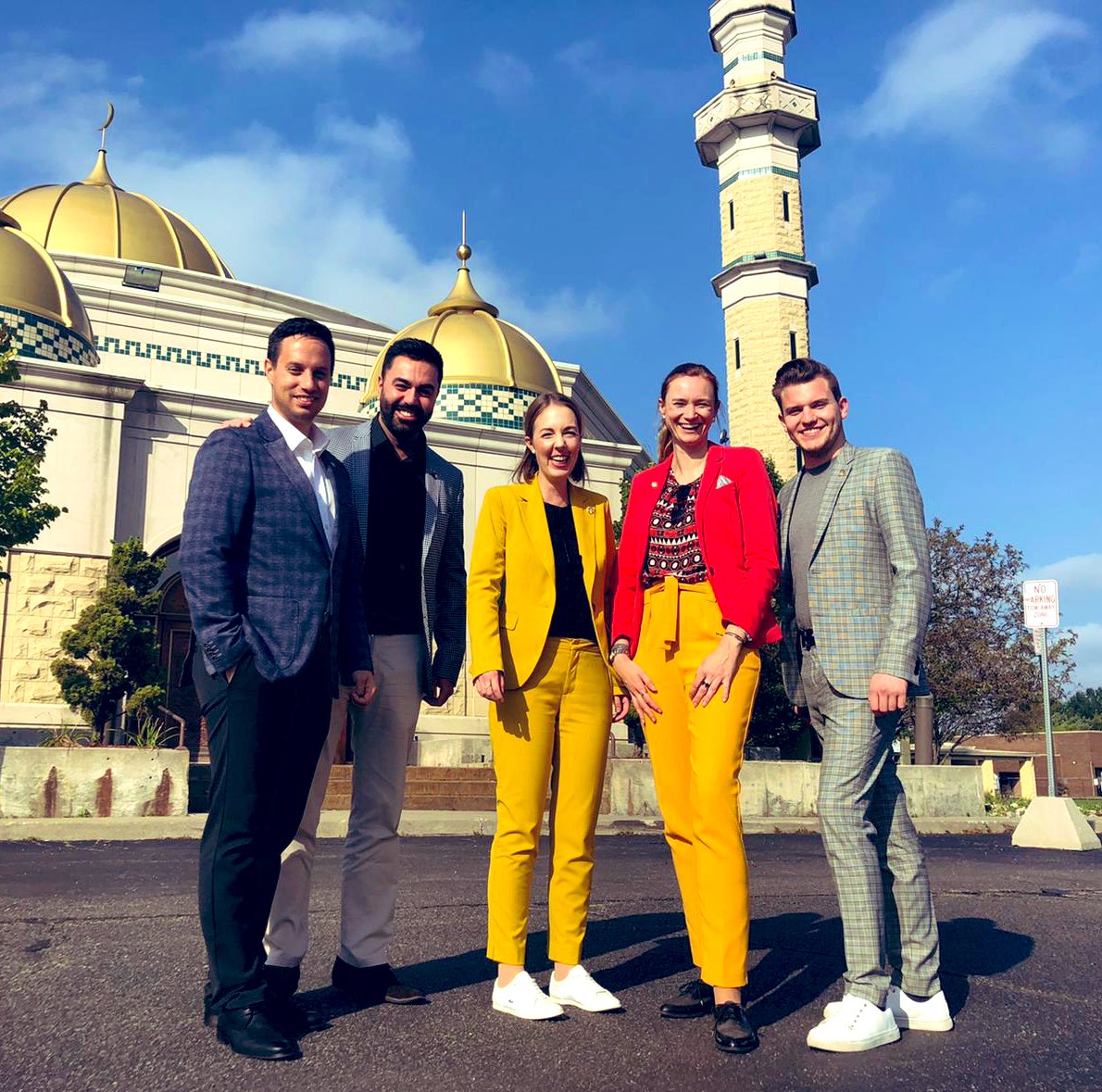 Wir 5 #MdL|s sind auf Einladung von <a href="/usafmc/">FMC</a> im #deutschlandjahr in dieser Woche mit hochkarätigen Programm in den #USA unterwegs. Es geht um Herausforderungen, Beziehungen, Zusammenhalt, Unterschiedlichkeit + einfach #wunderbartogether ! <a href="/Doro_Martin/">Dorothee Martin</a> <a href="/TaylanBurcuMdL/">Taylan Burcu, MdL</a> @FexMartin