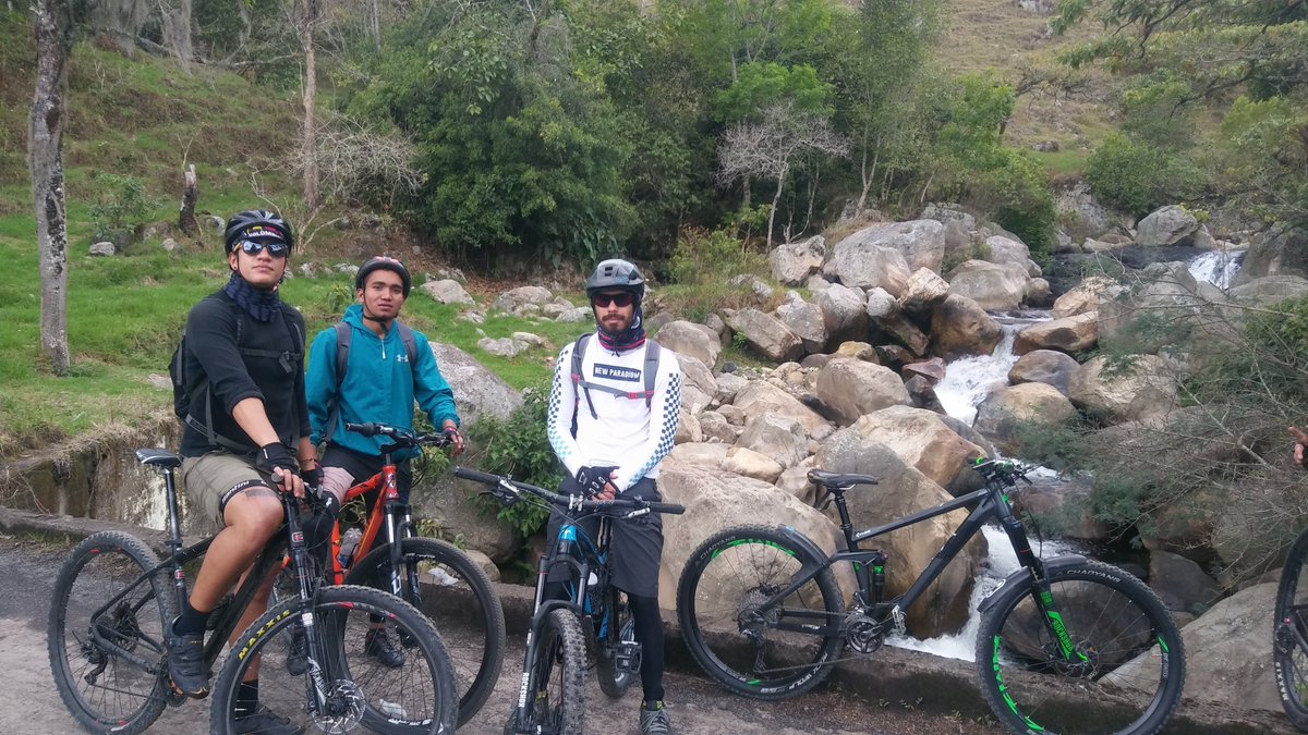 cyclepoint_co's tweet photo. Bogota - Vino - San Francisco - La Vega, 66Km, 1205m de desnivel, 3 horas 36 minutos, con el grupo Pedalear y Nada Mas (PYNM) #CyclePoint #CyclePointSAS #CyclePointCo #CyclePointColombia #CyclePointRides #MTBColombia #CiclismoColombiano #CiclismoColombia #PYNM #PedalearYNadaMas https://t.co/EeNaiZSZZX