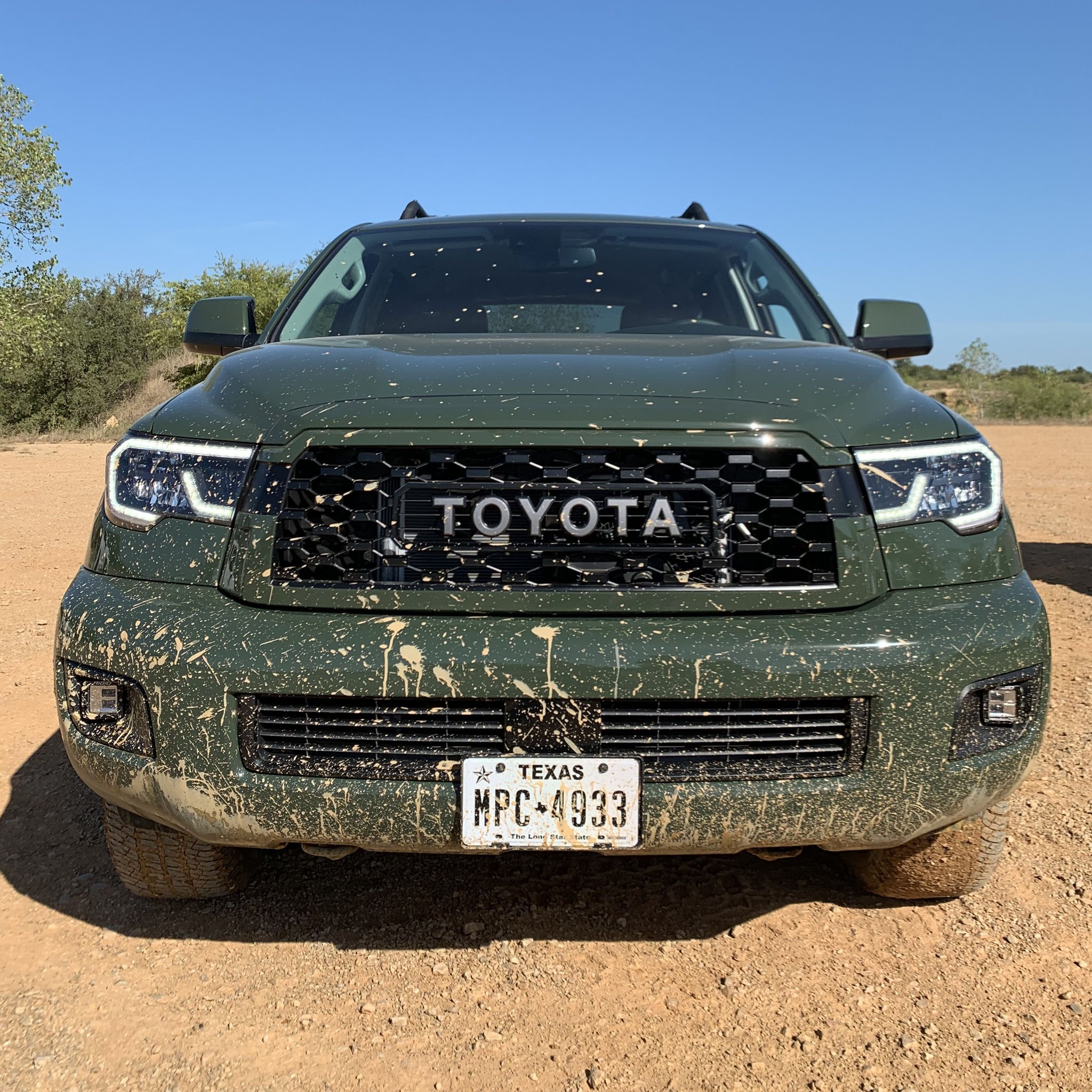 Edmunds On Twitter The Toyota Sequoia Has Been On The Same Tundra Based Body On Frame Design For Over A Decade The New 2020 Trd Pro However With Fox Shocks Skid Plates A Roof Rack And Optional Cat Back Exhaust Transform The Old Suv Into
