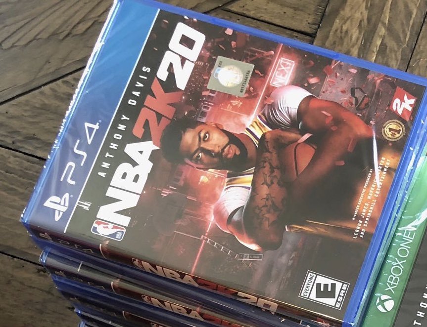 We’re trying to get you through this Monday so we think a <a href="/ScufGaming/">SCUF</a> &amp; <a href="/NBA2K/">NBA 2K</a> giveaway is necessary! 

To become eligible:

🎮 RT this post
🎮 Tag a friend
🎮 Follow us on Instagram (HawksTalonGC)

Details: on.nba.com/2LRgwmq