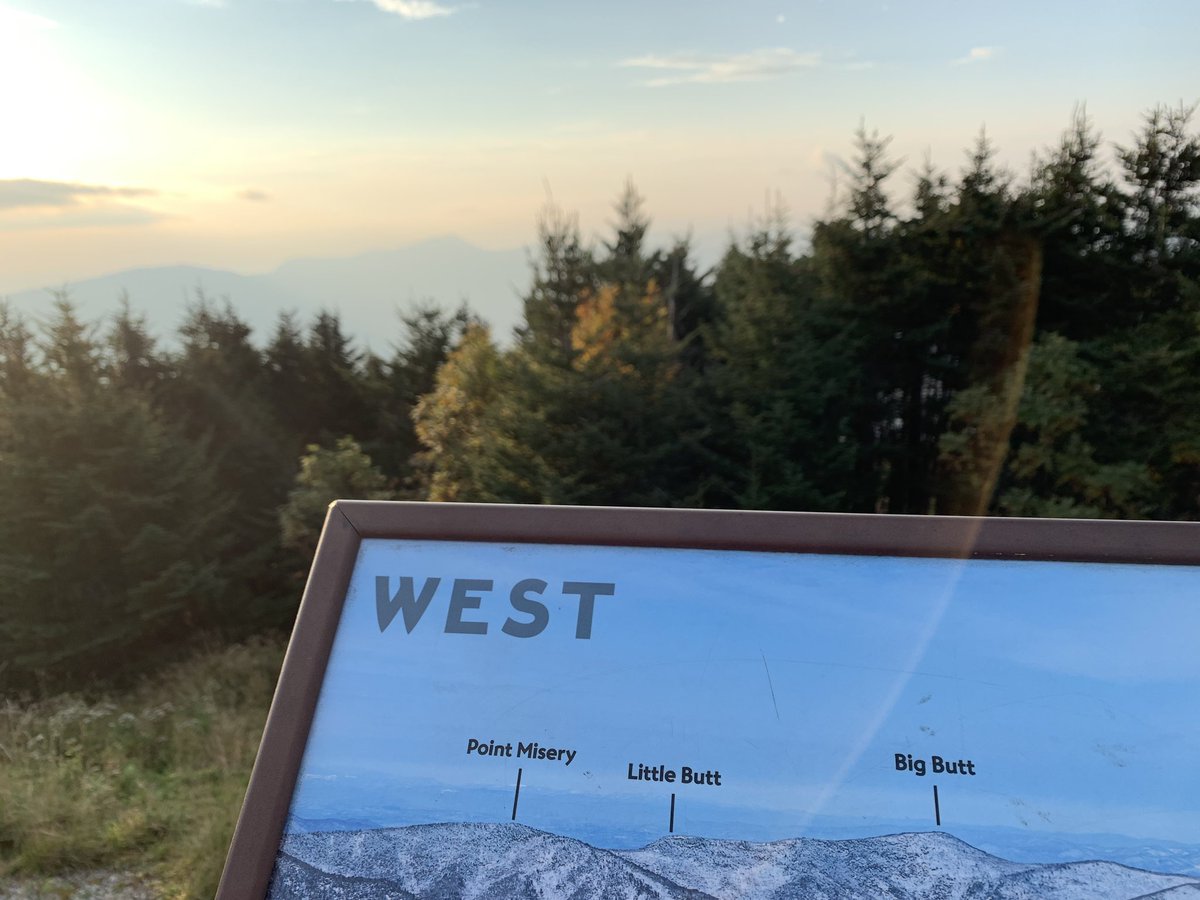 13visions's tweet photo. Enjoying the majesty of the Blue Ridge Mountains
#mtmitchell #mtmitchellstatepark #mountmitchell #mountmitchellstatepark #pointmisery #littlebutt #bigbutt https://t.co/o8jgBhcfUZ