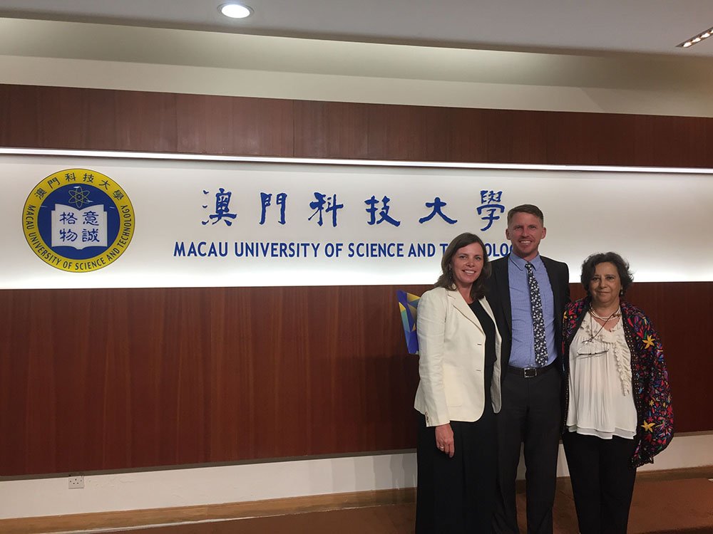 It was a pleasure to meet Dr. Maria Amélia Ferreira, former Dean of Faculty of Medicine of the Uof Porto in Portugal, and Dr. Elizabete Loureiro at the 50th #SinoLuso International Medical Forum - fantastic advocates for quality #medicaleducation!