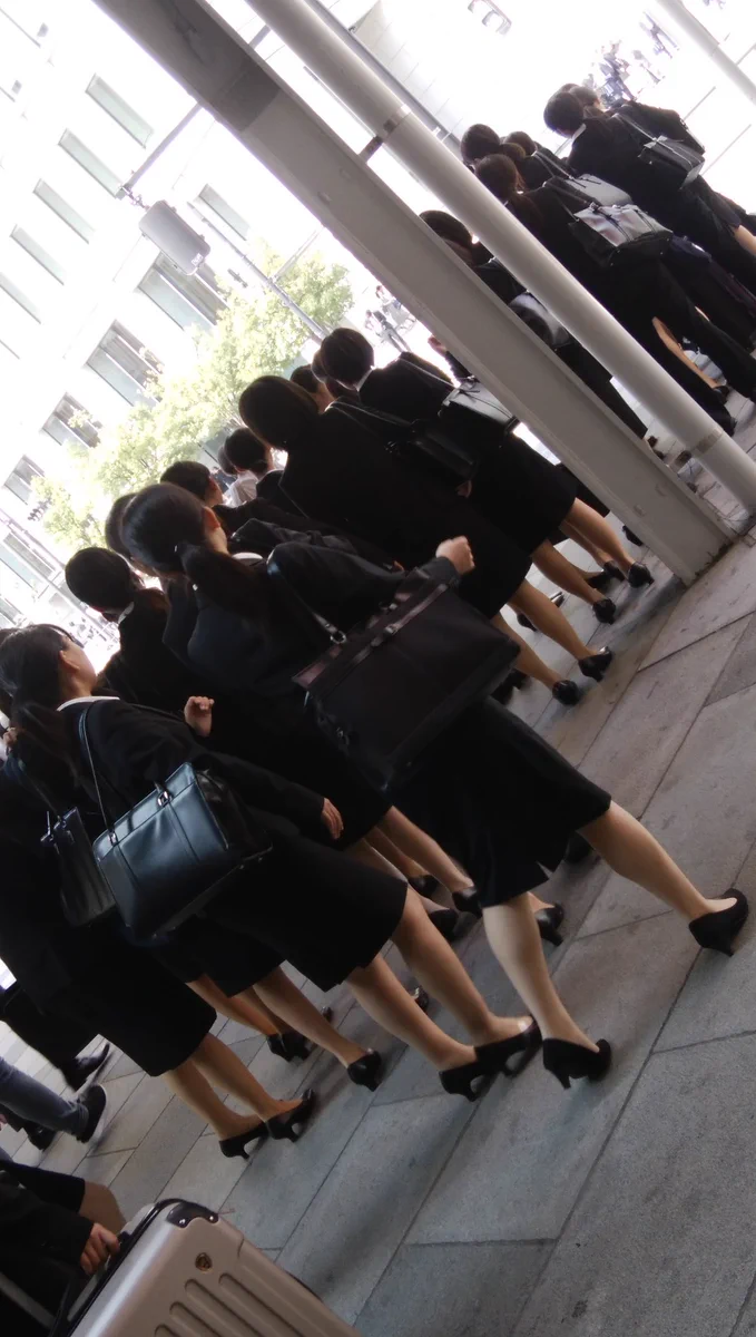 東京駅で見掛けたこの光景は日本という国について考えさせられる…