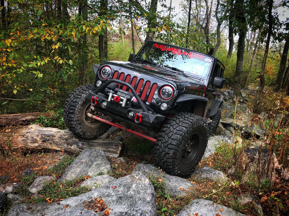 So impressed with how my Jeep does on the rocks! I don’t think I’d change a thing but do need to get some more skids and a few other mods 💪🏻 #jeepgirl #rauschcreek #rocks #rockcrawler #rockkrawler #teamtoxic #toxicoffroad #skullkrusher #crawlher #jeep #jeepwrangler #rubicon