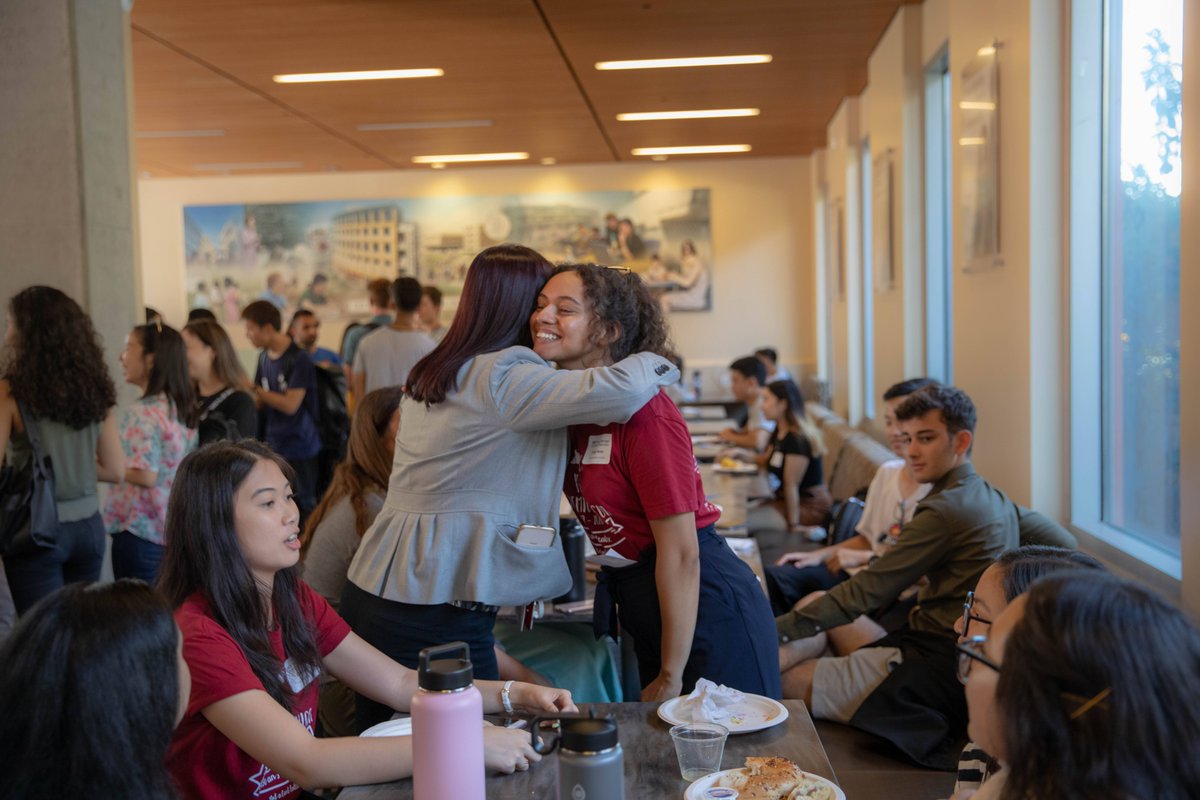 UCIrvine_MBA's tweet photo. Happy week 1, anteaters! Last week we had the privilege of welcoming 278 undergraduates to the Merage School family. We look forward to seeing new faces around on campus this year and cannot wait to see what our new students accomplish! #UCIMerage #MerageLife #MeragePride ππ½οΈ https://t.co/Fq7df2FJsM