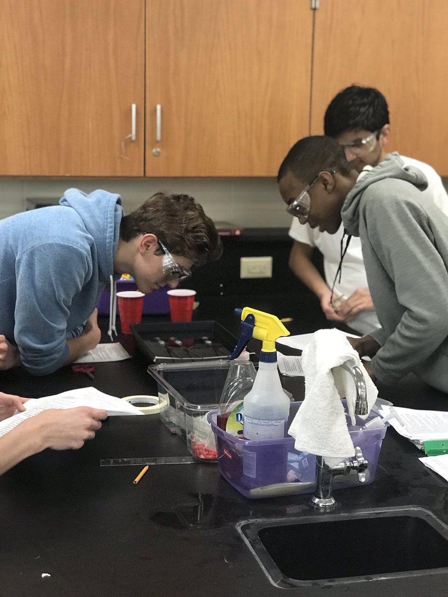 Science_Larson's tweet photo. Day 2 of the cellular respiration lab in AP Bio where students tested their own variables and its affect on cellular respiration. #thisishowweAP #APBio_WHS #BulldogLife_WHS #cellularrespiration #respirometer https://t.co/d8TDhAteu7