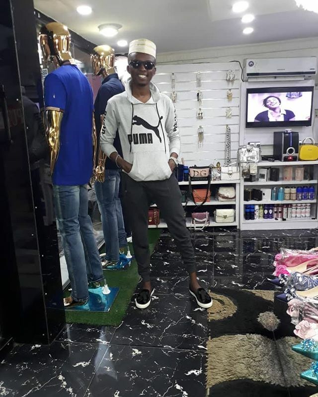 McMoskey's tweet photo. Stay alive ... you never know how many people are still alive bcos you are here.... Ba3 wey low go still full...keep the faith ... keep pushing ...stay alive
My name is moskey
And I am the Big brand
You can call me the billioniare Mc
#bigbrand #mcwithclass
#happynewmonth⦠https://t.co/NQ1xhp2NLv
