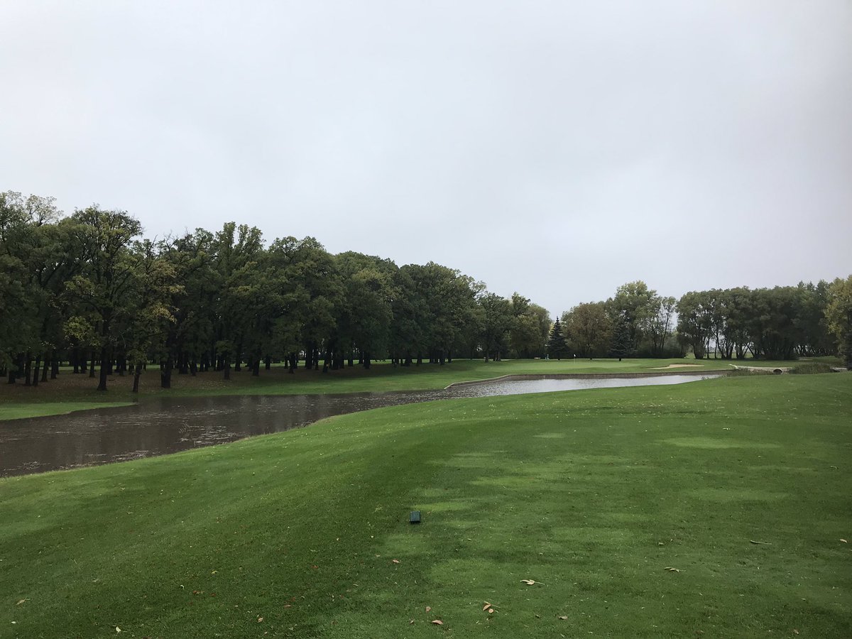 OakviewGolf's tweet photo. This is the current Oakview water situation after heavy rains the past couple days. https://t.co/cf9HOsQkrq