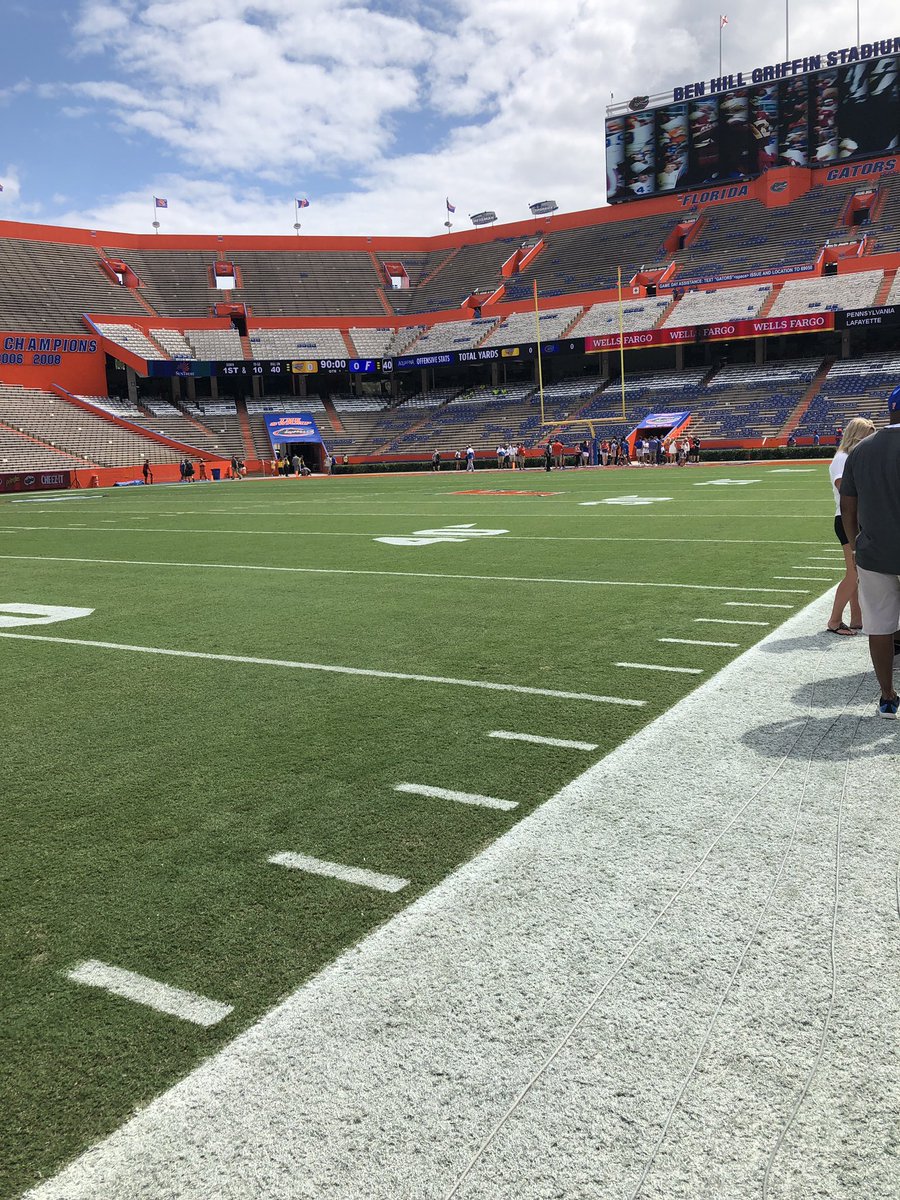 Seba_alonso13's tweet photo. Big Thanks to @CoachMurphy87 @GatorsFB for having me in The Swamp! Had a great time this weekend, Go Gators! 🐊🔹🔸@BelenJesuitFB @larryblustein @KornblueKicking @BrettDioGuardi https://t.co/WSTGUHc9UN