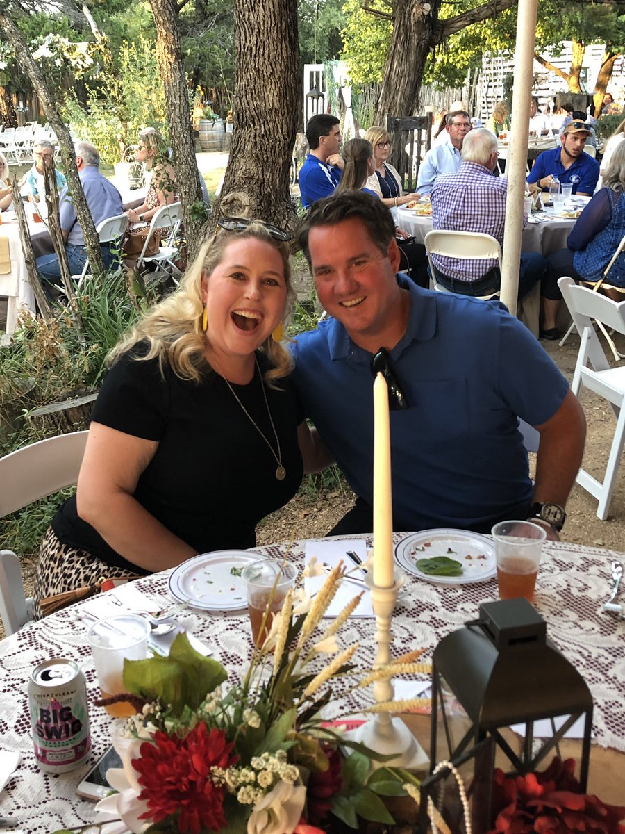 KevinBott's tweet image. Enjoying tonight’s Young Life Banquet with friends and family 😊#HeisGood #thankful