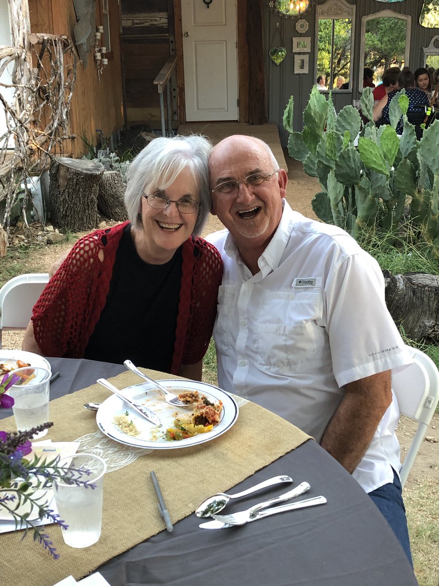 KevinBott's tweet image. Enjoying tonight’s Young Life Banquet with friends and family 😊#HeisGood #thankful