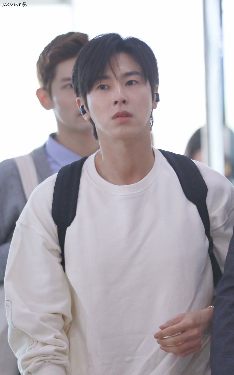 KUIKUI__K's tweet photo. #동방신기⁠ ⁠⁠ ⁠ #유노윤호 191001 김포출국 https://t.co/3veiQO8oXr