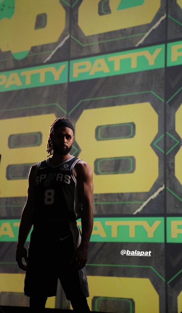 Patty_Mills's tweet image. Tested out this Silver &amp;amp; Black superhero costume today...

It fits. ✊🏾

#SpursMediaDay