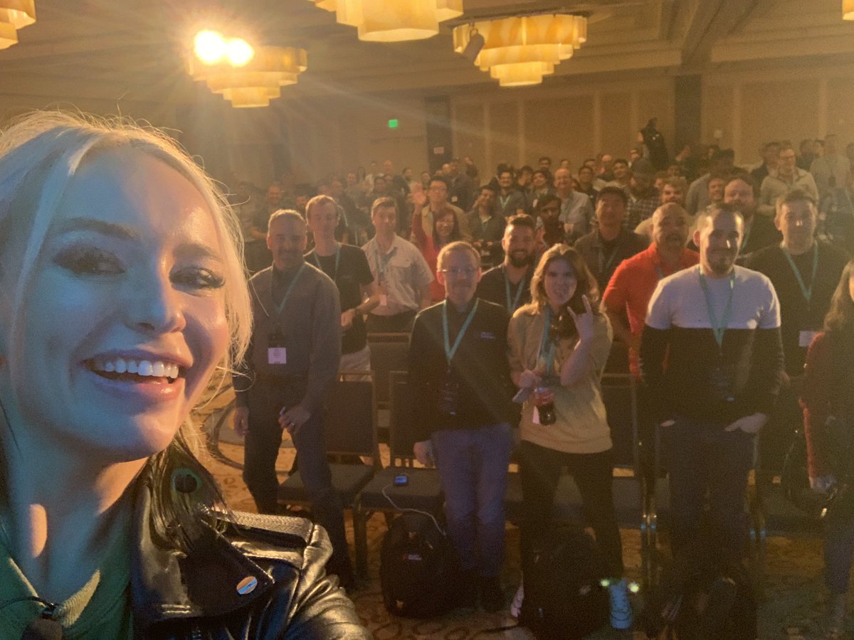 #streamingselfie so hard 🤘🏻#kafkasummit #speakerselfie